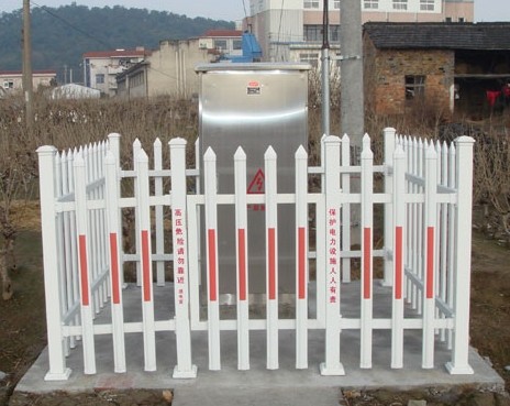 生產(chǎn)變壓器護欄,塑鋼變壓器護欄,電力變壓器護欄,箱變護欄/廠家/價格/型號/特點/優(yōu)點